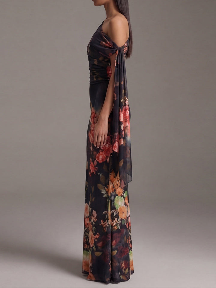 Robe longue plissée en mousseline imprimée à une épaule