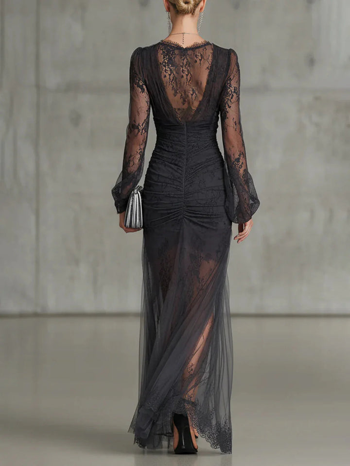 La Robe Tessa en Dentelle Froncée Semi-Transparente