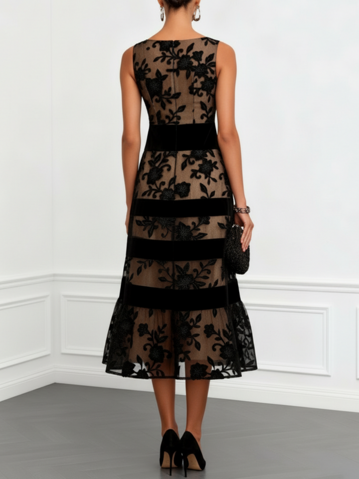 Robe midi trapèze sans manches à imprimé floral en maille noire