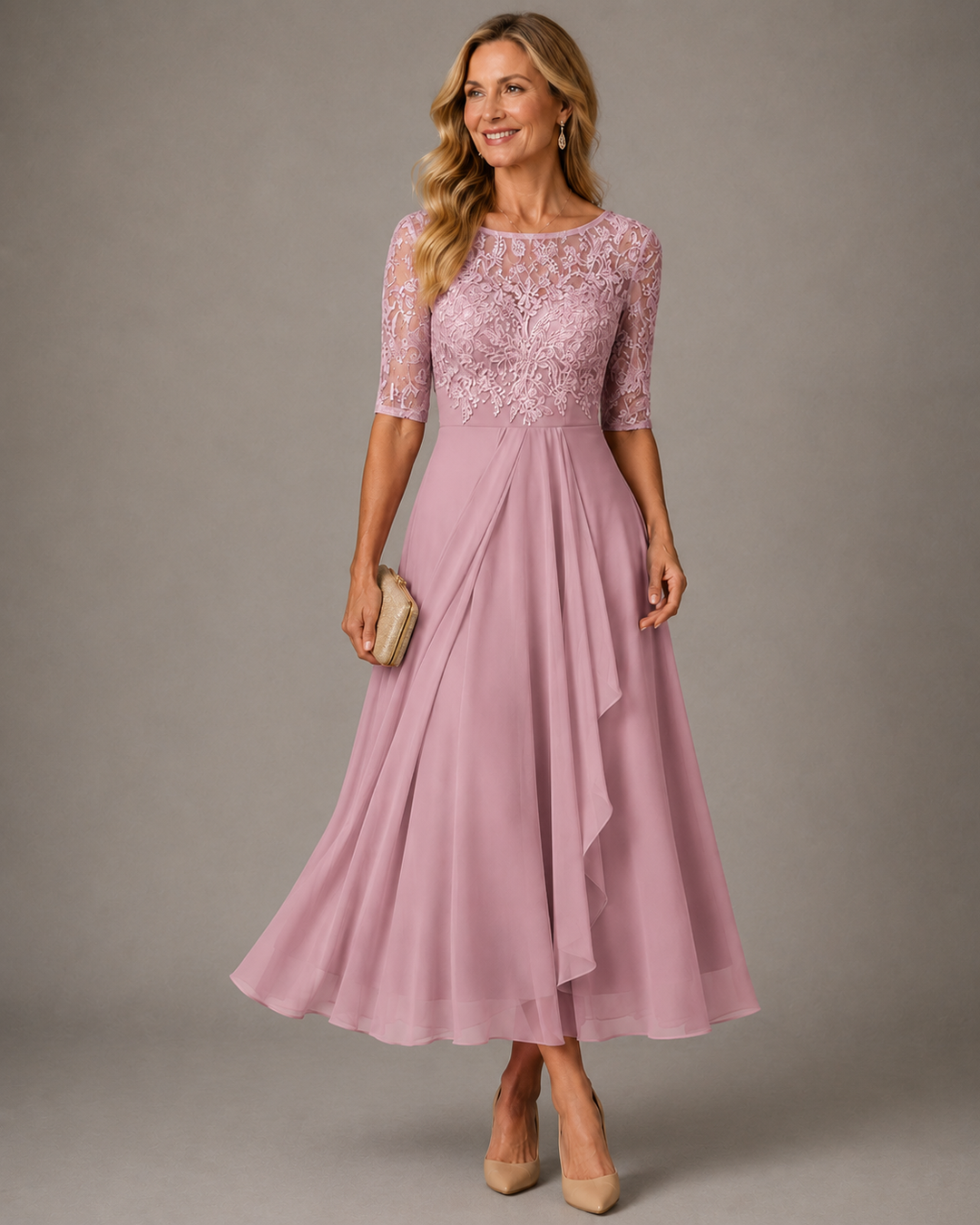 La Robe Midi Rose en Dentelle Flatteuse