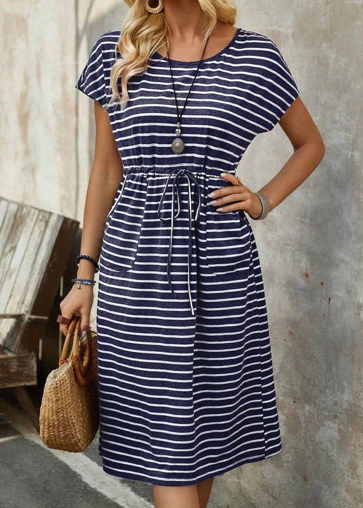 Sylvie | Robe Midi Rayée Bleue à Taille Nouée