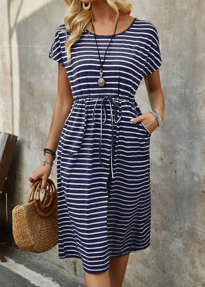 Sylvie | Robe Midi Rayée Bleue à Taille Nouée
