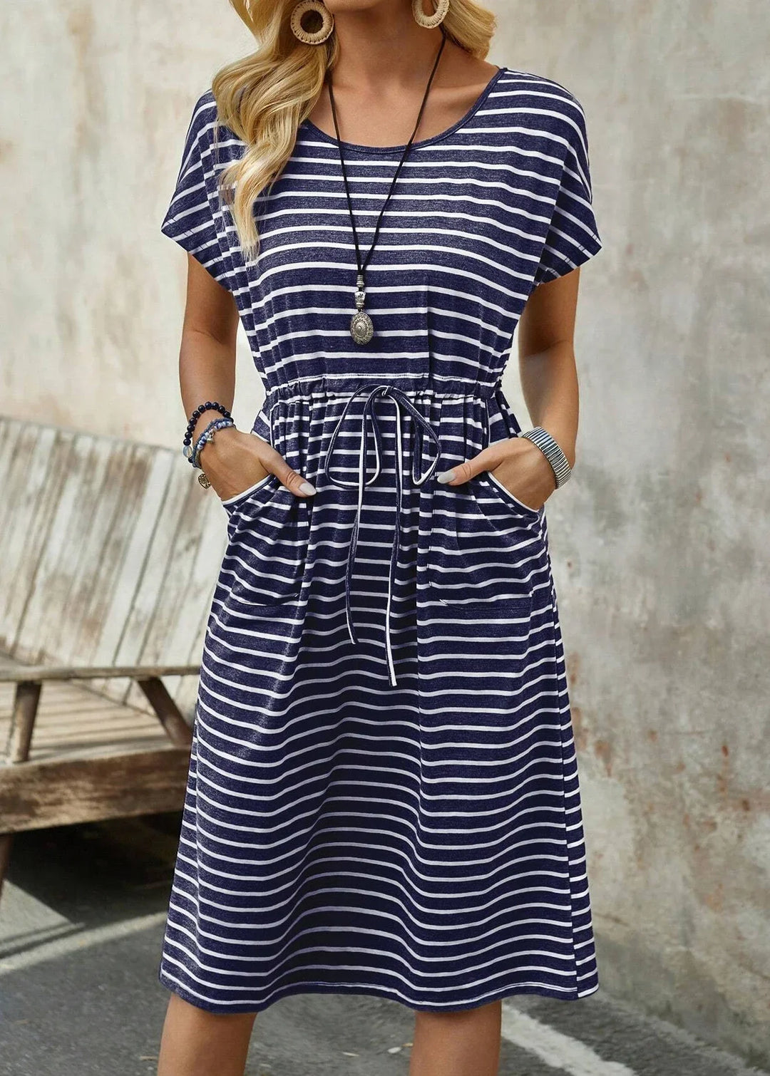 Sylvie | Robe Midi Rayée Bleue à Taille Nouée