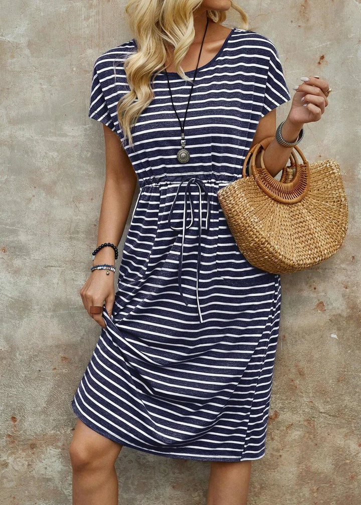 Sylvie | Robe Midi Rayée Bleue à Taille Nouée