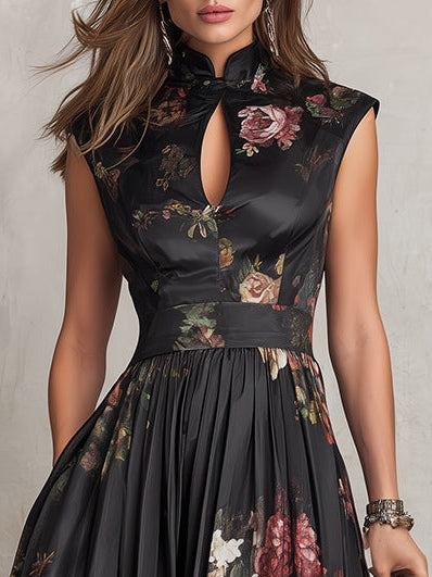 Robe midi plissée en satin à col trou de serrure et imprimé floral noir