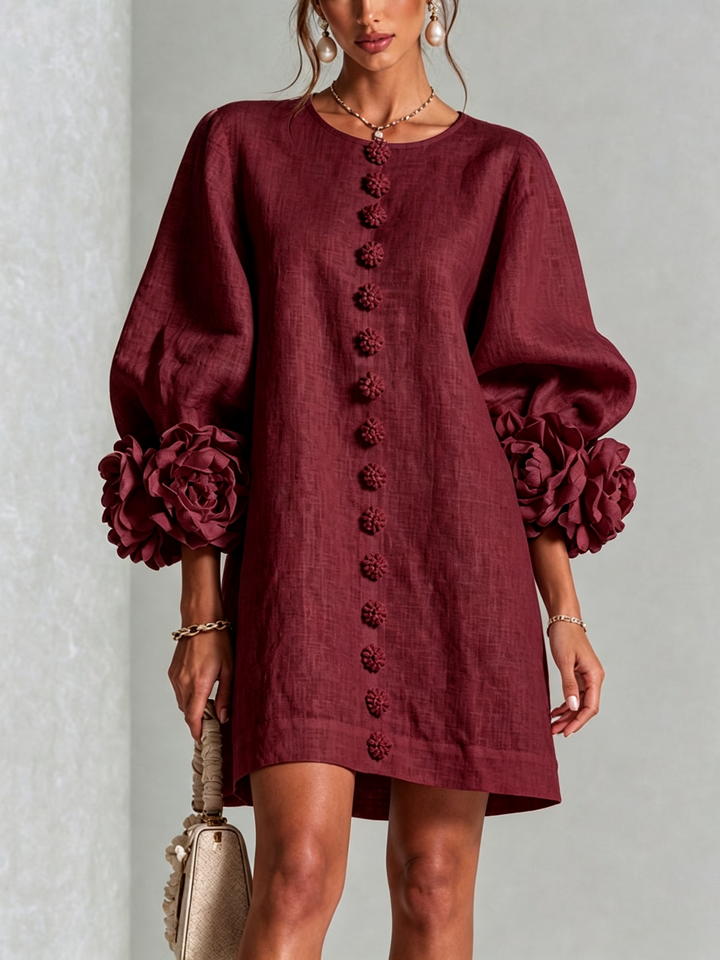 Robe Mini Blanche à Boutons Fleuris et Manches Fleuries Extravagantes