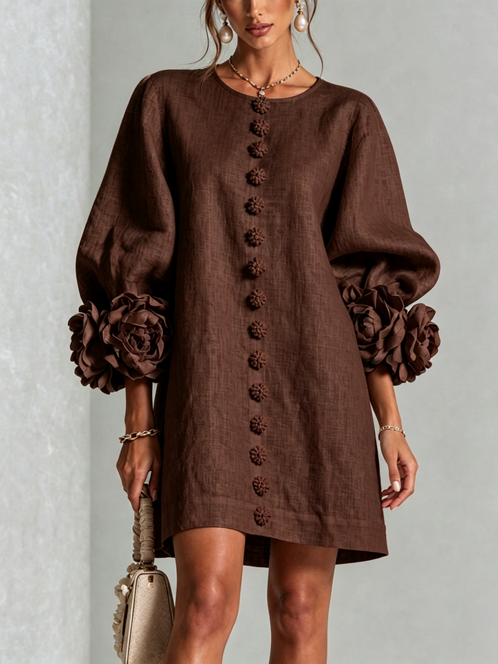 Robe Courte Boutonnée Fleurie aux Manchettes Florales Spectaculaires