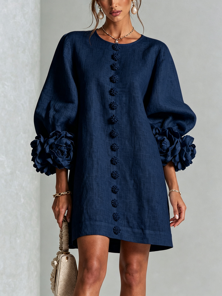 Robe Mini Blanche à Boutons Fleuris et Manches Fleuries Extravagantes