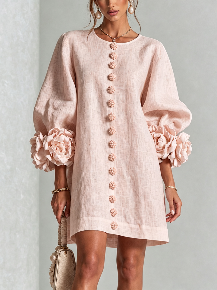 Robe Mini Blanche à Boutons Fleuris et Manches Fleuries Extravagantes