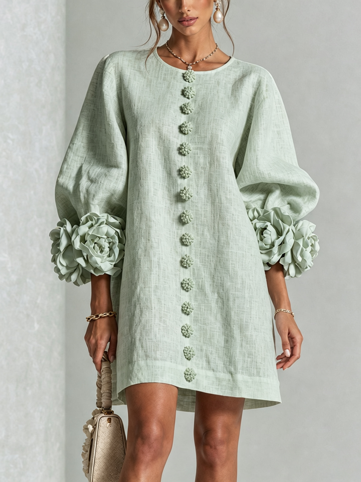 Robe Mini Blanche à Boutons Fleuris et Manches Fleuries Extravagantes