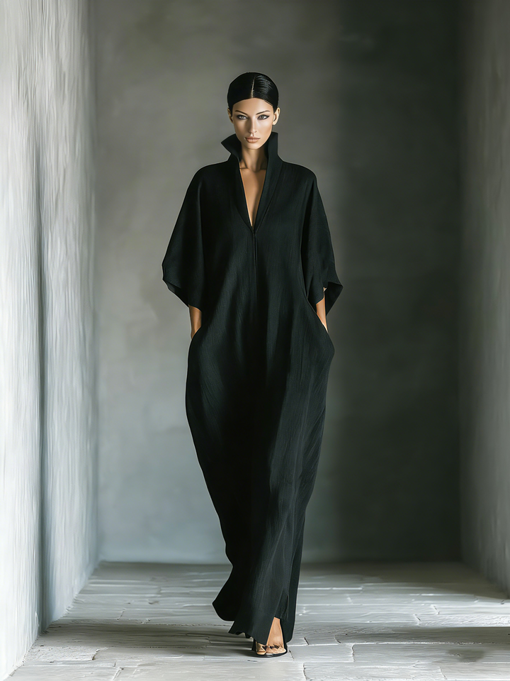 Costanza | Maxi Robe Noire à Manches Kimono et Décolleté en V