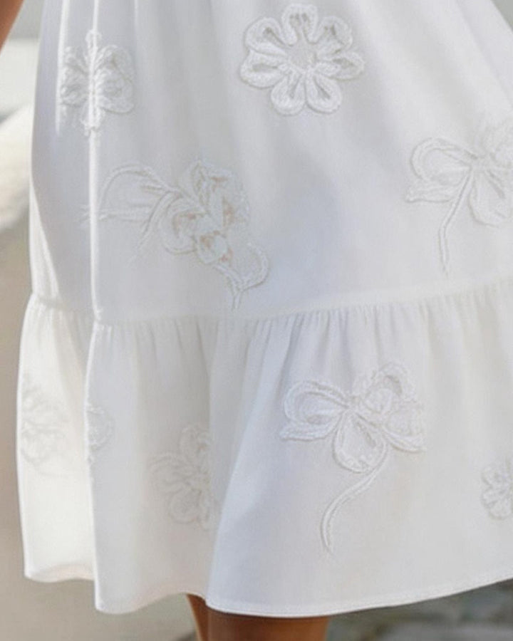 Blossom | Robe Brodée Col en V Volanté Manches Bouffantes