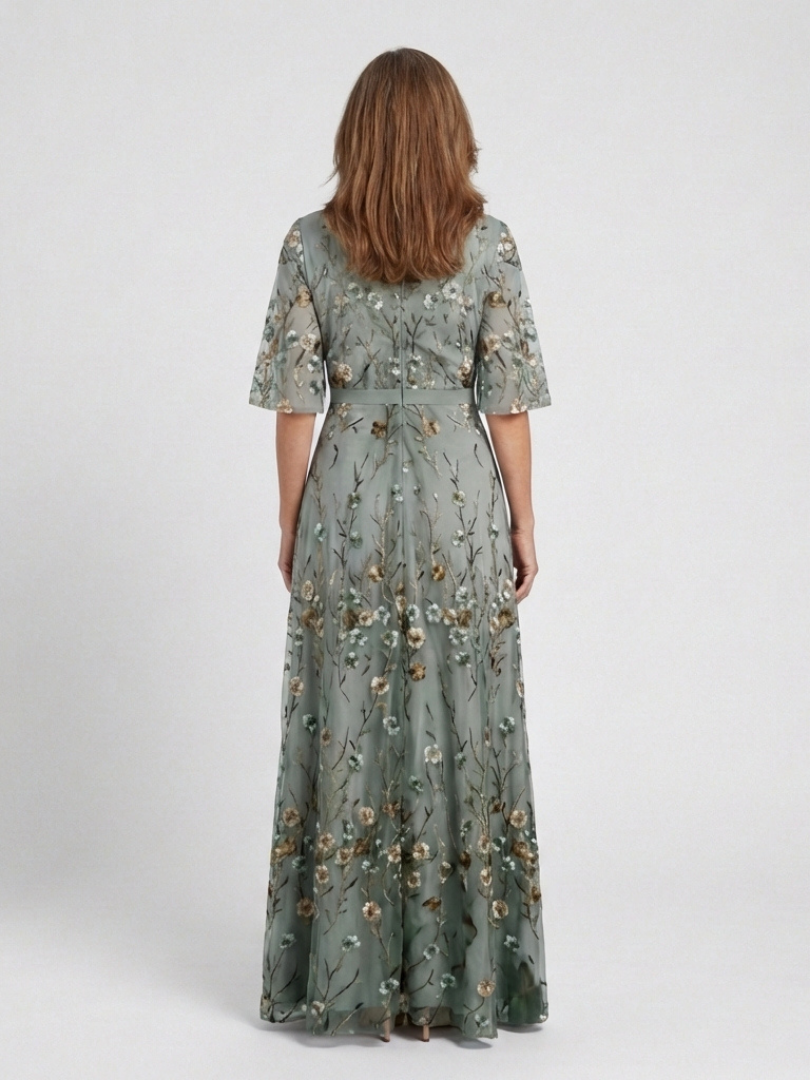 Melodi – Robe longue fleurie à col en V